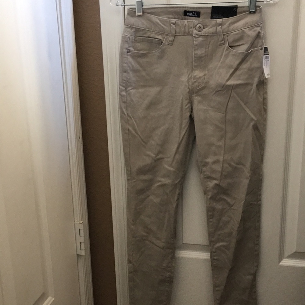 FINAL MARKDOWN Rue 21 jeans NWT 6